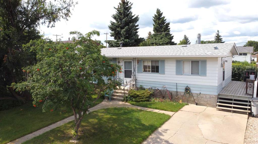 Picture of 822 15 Street , Wainwright Real Estate Listing