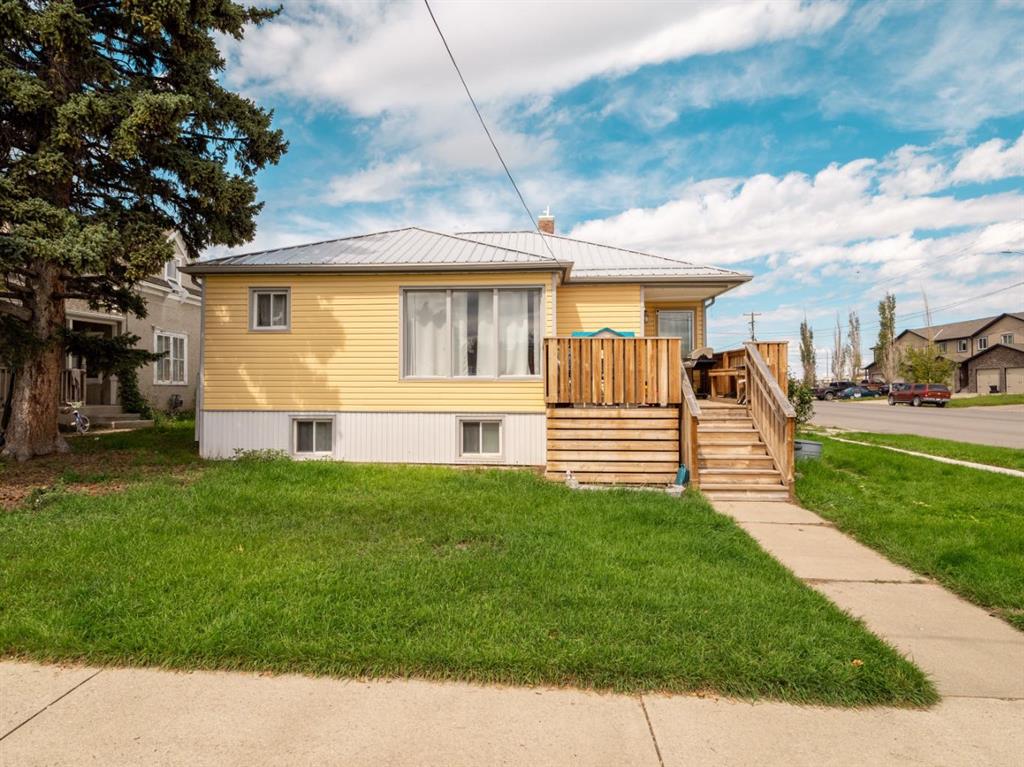 Picture of 305 2 Avenue W, Cardston Real Estate Listing