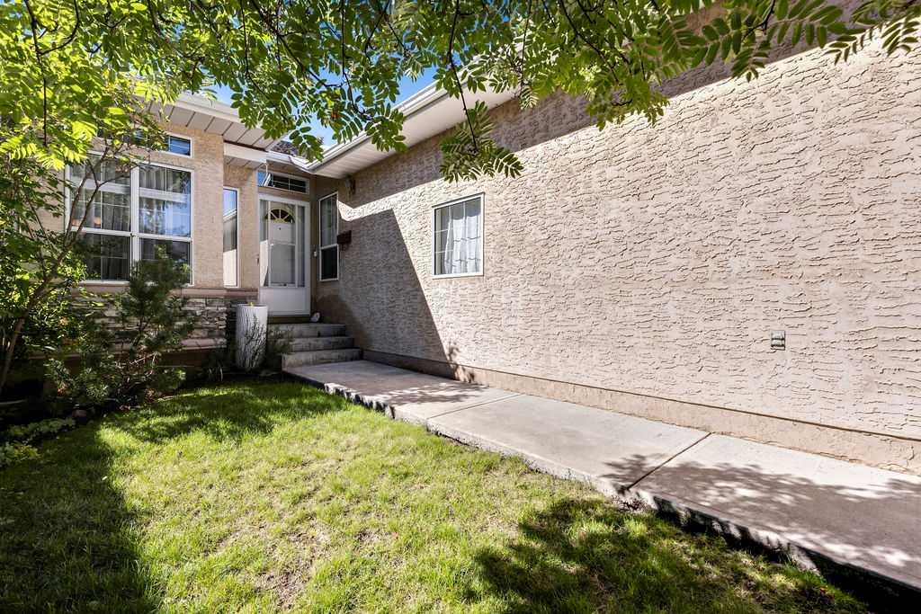 Picture of 145 Sierra Morena Green SW, Calgary Real Estate Listing