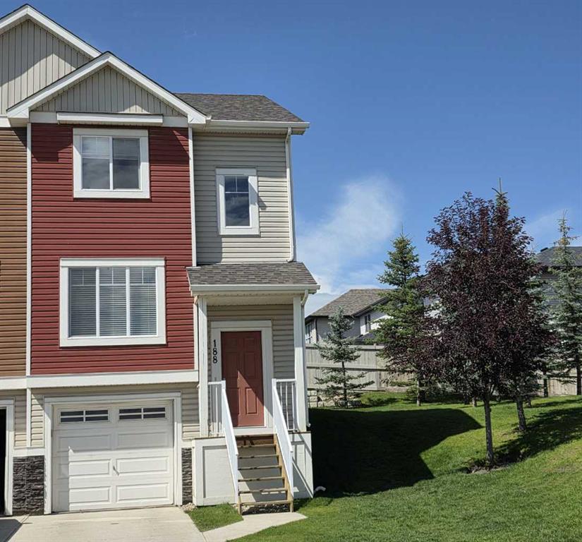 Picture of 188 Pantego Lane NW, Calgary Real Estate Listing