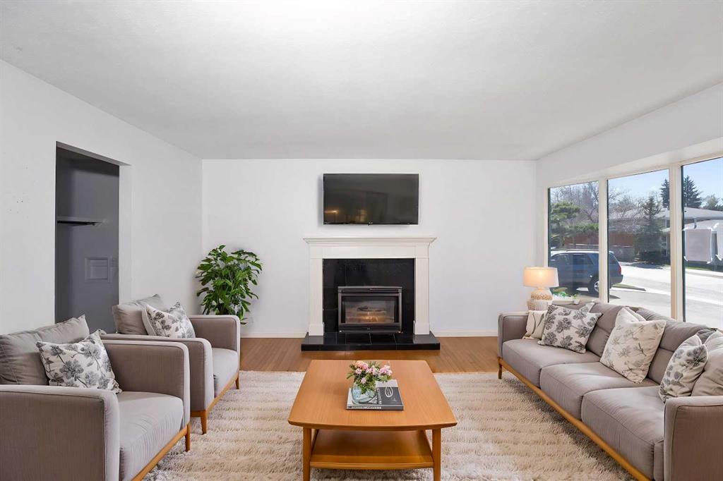 Picture of 12112 Canfield Road SW, Calgary Real Estate Listing