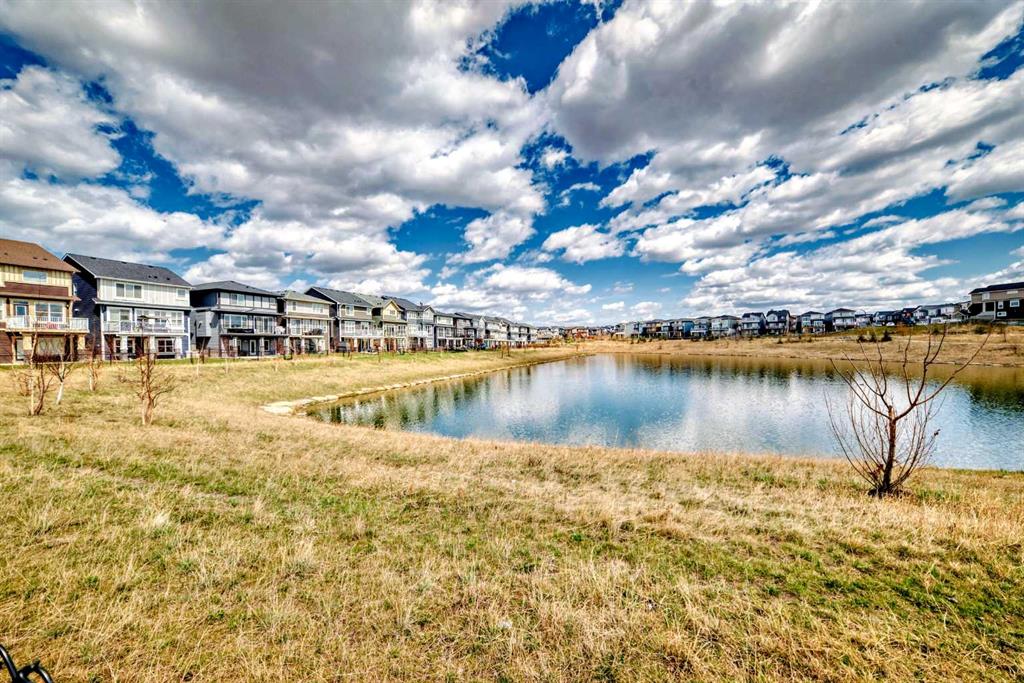 Picture of 34 Carringsby Landing NW, Calgary Real Estate Listing