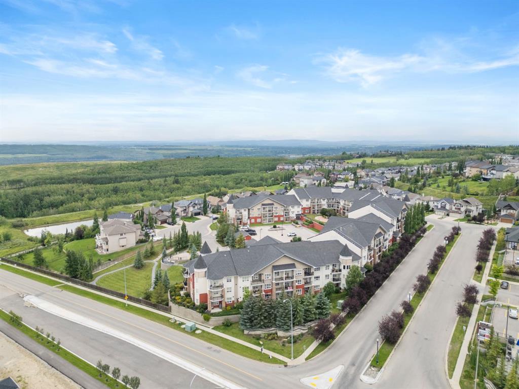 Picture of 524, 26 Val Gardena View SW, Calgary Real Estate Listing