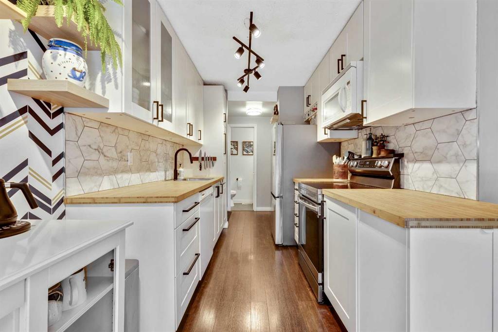Picture of 16, 5315 53 Avenue NW, Calgary Real Estate Listing