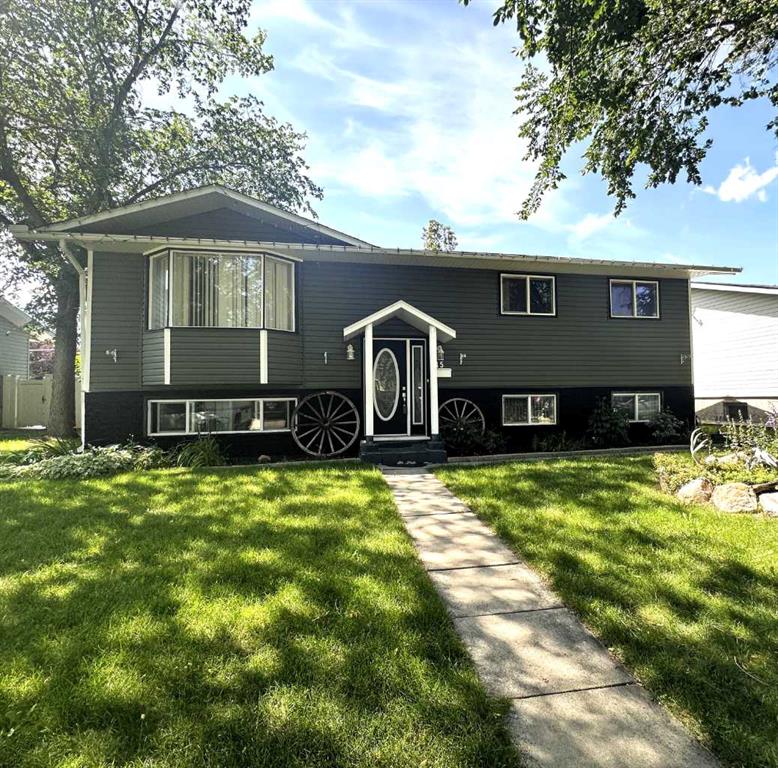 Picture of 15 Westbrook Crescent W, Brooks Real Estate Listing