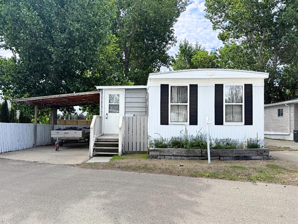 Picture of 2, 4000 13 Avenue SE, Medicine Hat Real Estate Listing