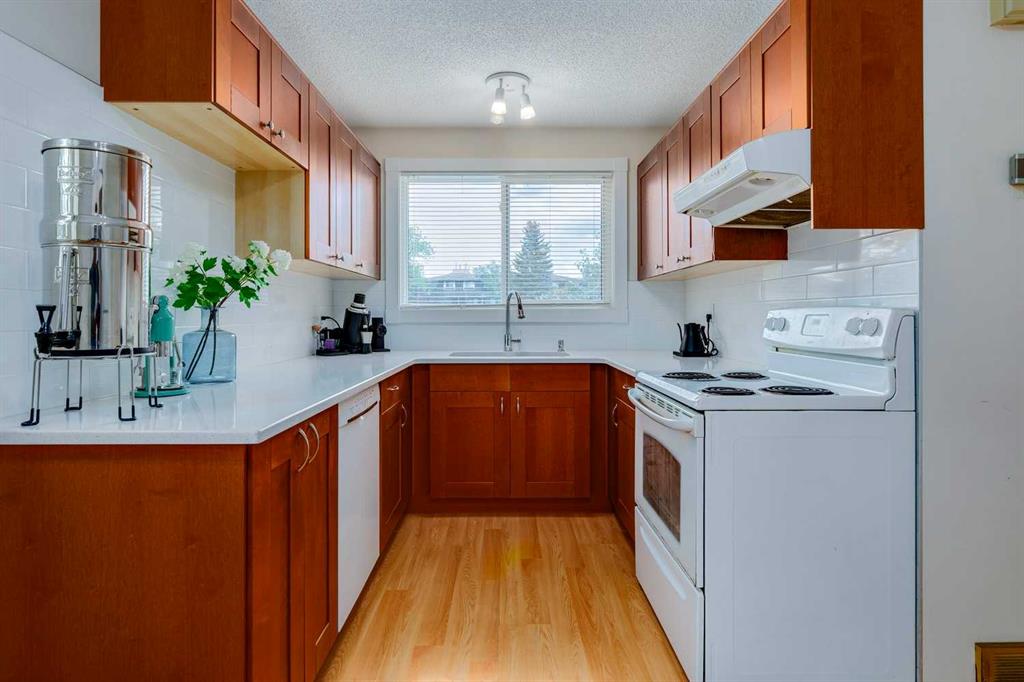 Picture of 96, 740 Bracewood Drive SW, Calgary Real Estate Listing