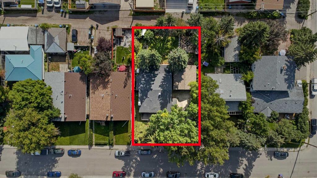 Picture of 7827 33 Avenue NW, Calgary Real Estate Listing