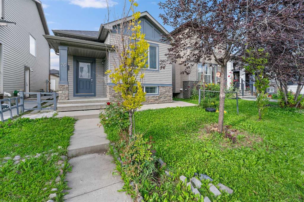 Picture of 76 Saddlebrook Circle NE, Calgary Real Estate Listing
