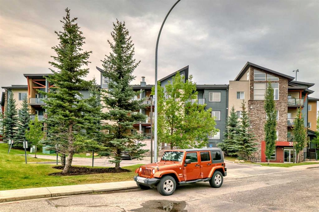 Picture of 211, 3950 46 Avenue NW, Calgary Real Estate Listing