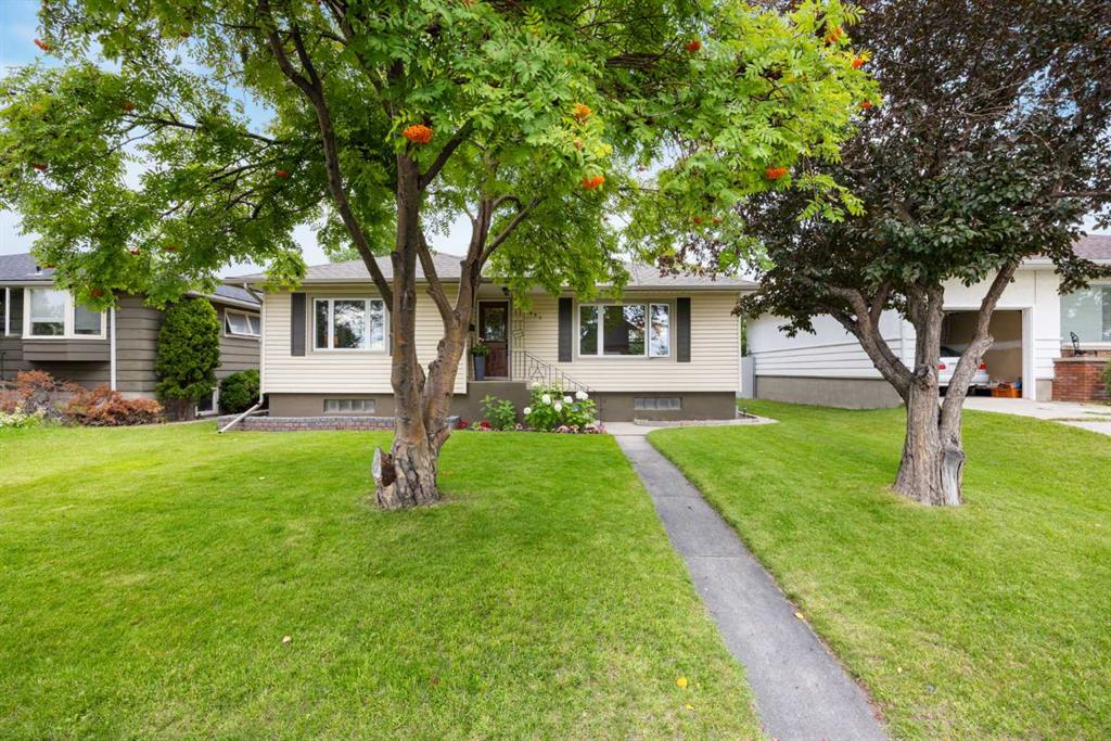 Picture of 2452 Capitol Hill Crescent NW, Calgary Real Estate Listing