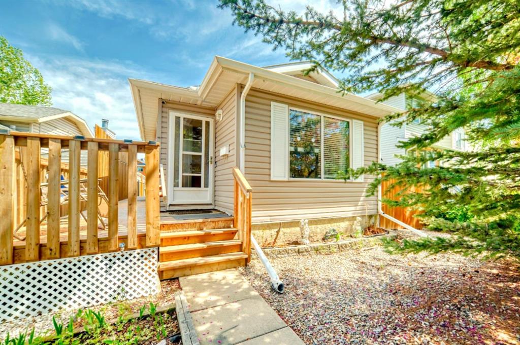 Picture of 27 Martinview Crescent NE, Calgary Real Estate Listing