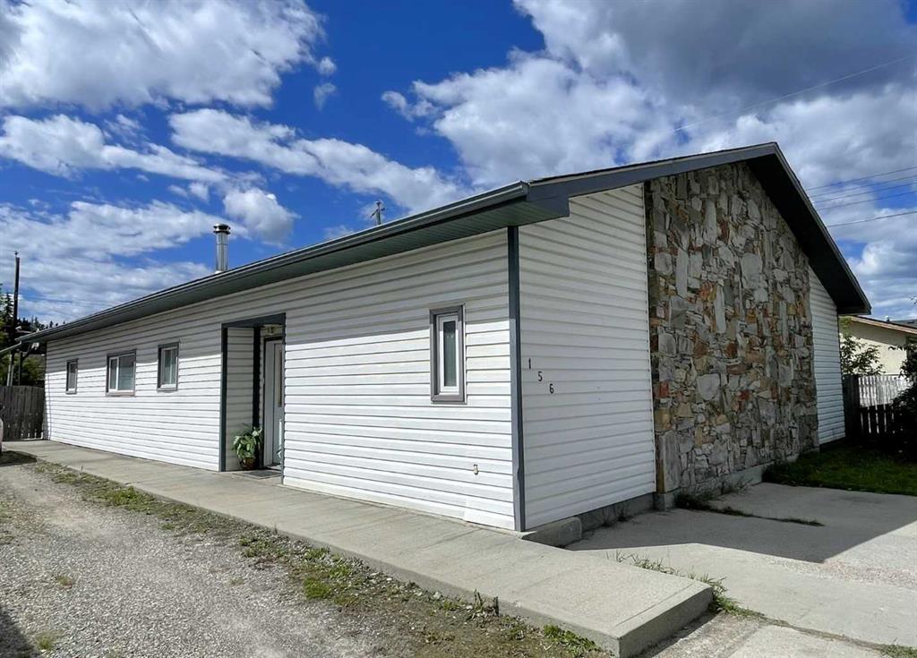 Picture of 156 Sherwood Drive , Hinton Real Estate Listing