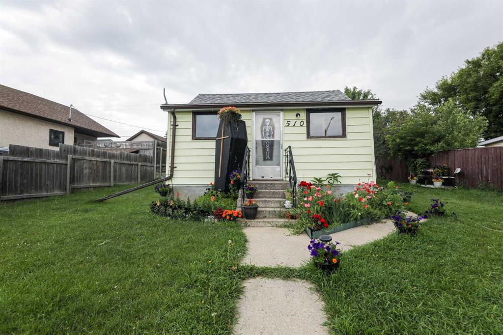 Picture of 510 52 Avenue , Coalhurst Real Estate Listing