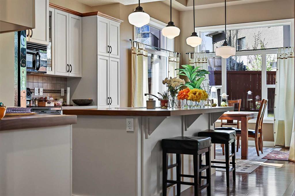 Picture of 438 Cranston Drive SE, Calgary Real Estate Listing
