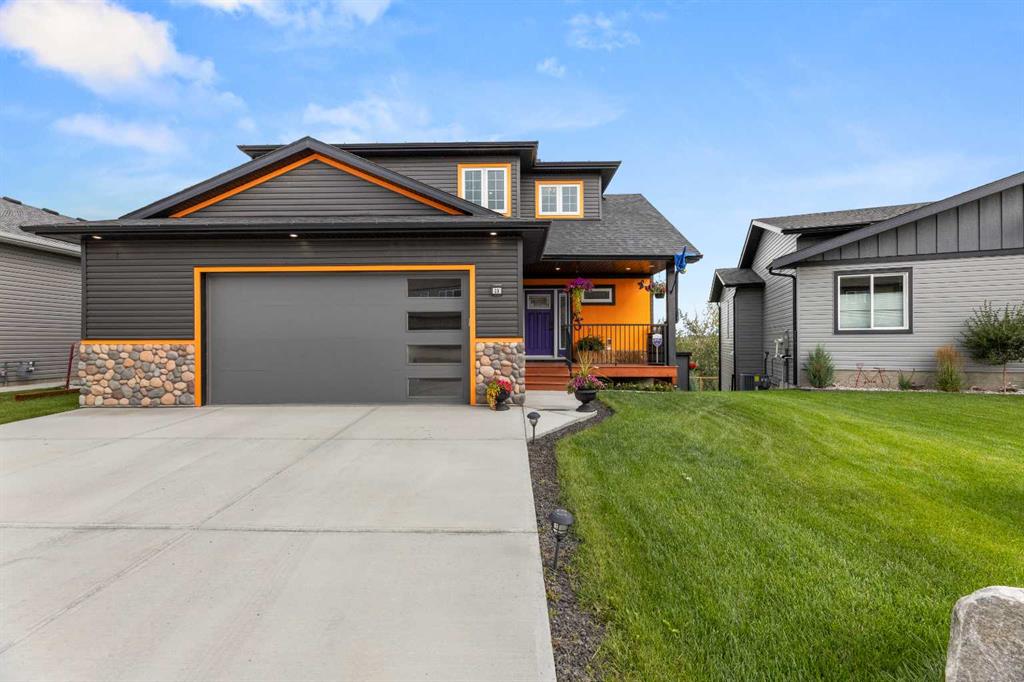 Picture of 20 Poplar Ridge Close , Didsbury Real Estate Listing