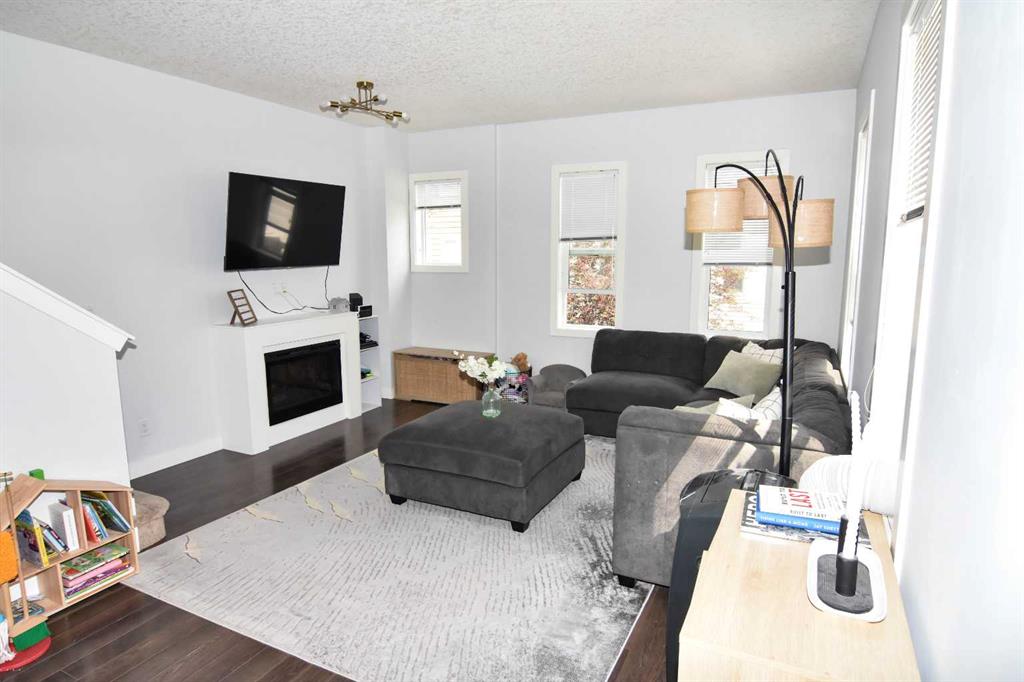 Picture of 227 Silverado Common SW, Calgary Real Estate Listing