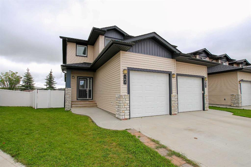 Picture of 162 Hampton Close , Penhold Real Estate Listing
