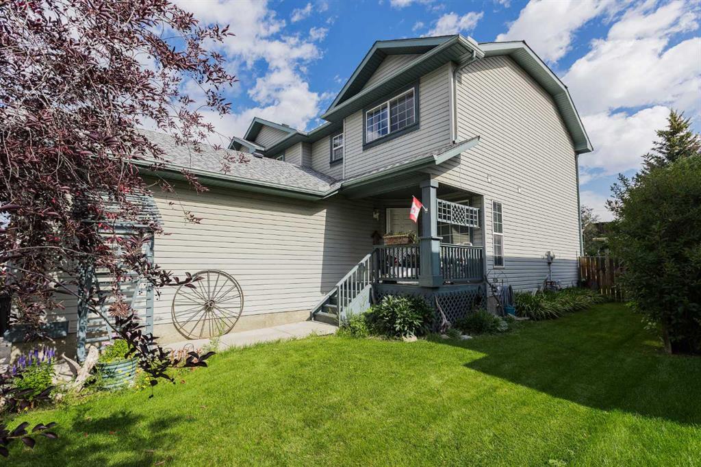 Picture of 234 Quigley Drive , Cochrane Real Estate Listing
