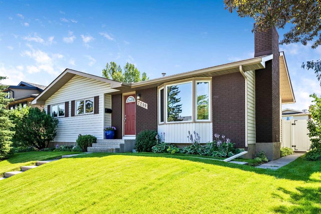 Picture of 7219 Range Drive NW, Calgary Real Estate Listing