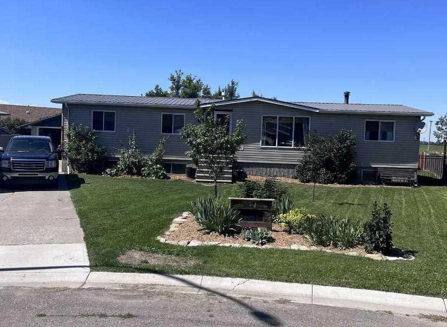 Picture of 5323 2A Street E, Claresholm Real Estate Listing