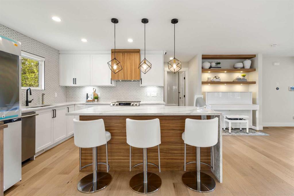 Picture of 119 Silver Brook Road NW, Calgary Real Estate Listing