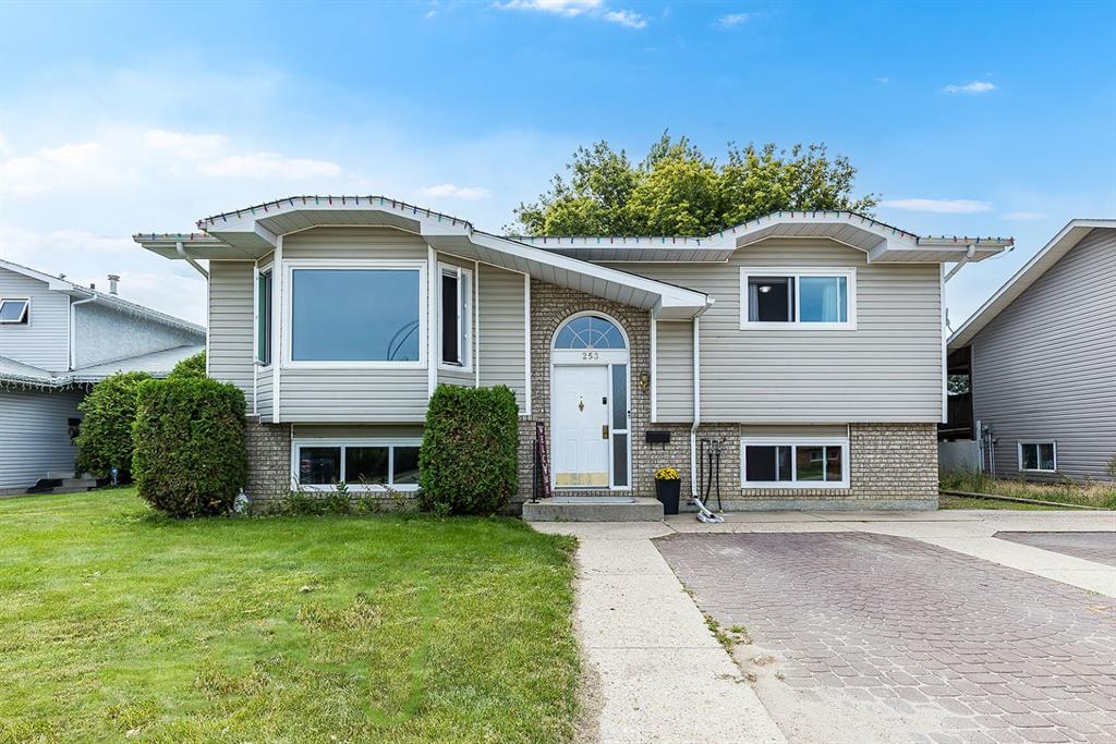 Picture of 253 Sprague Way SE, Medicine Hat Real Estate Listing