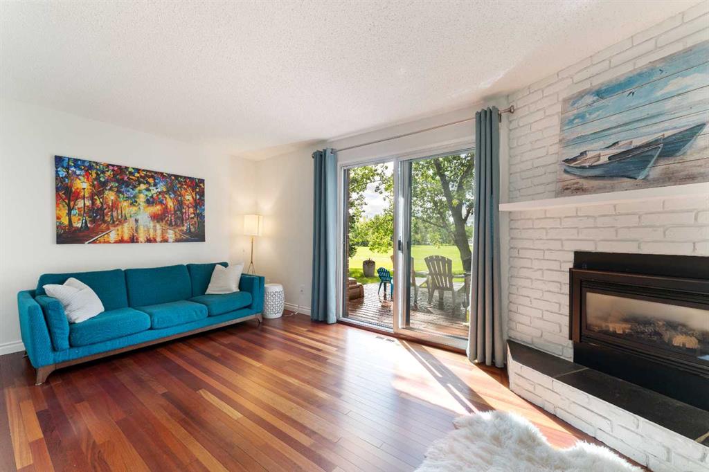 Picture of 10, 803 Varsity Estates Drive NW, Calgary Real Estate Listing