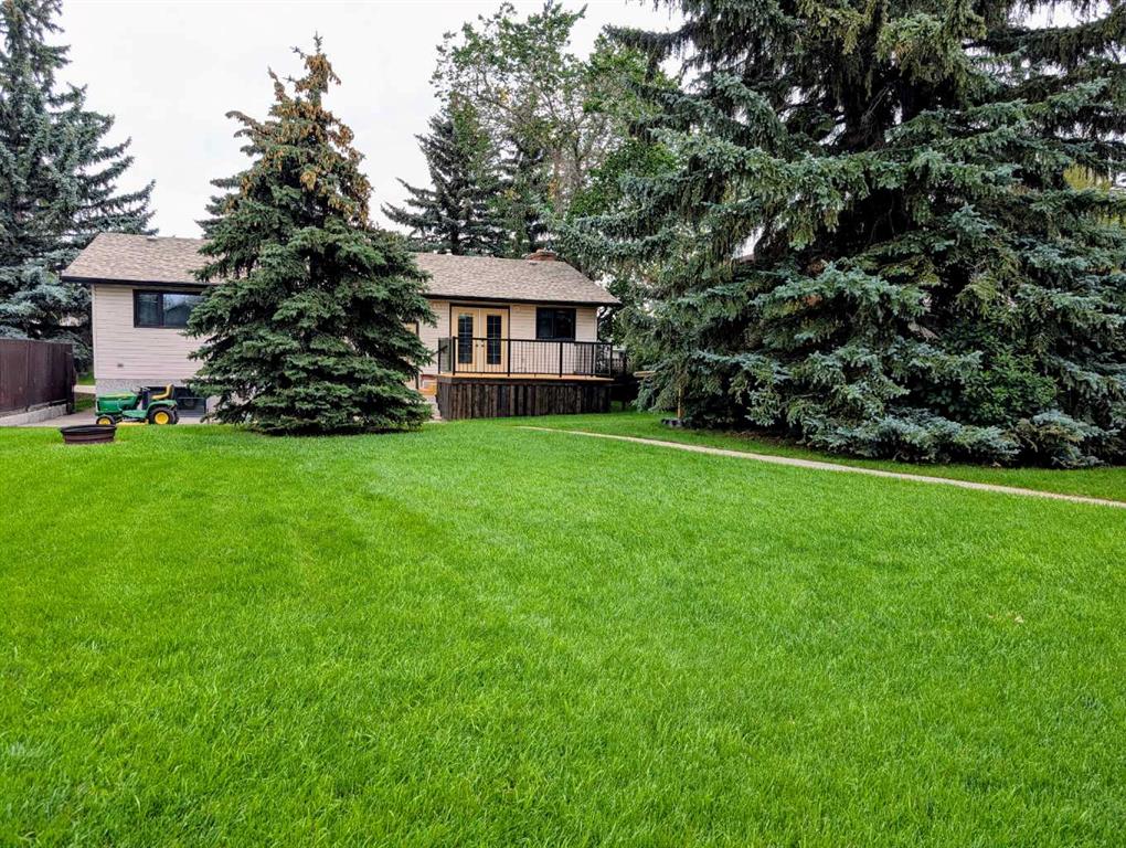 Picture of 671 Wallace Drive , Carstairs Real Estate Listing
