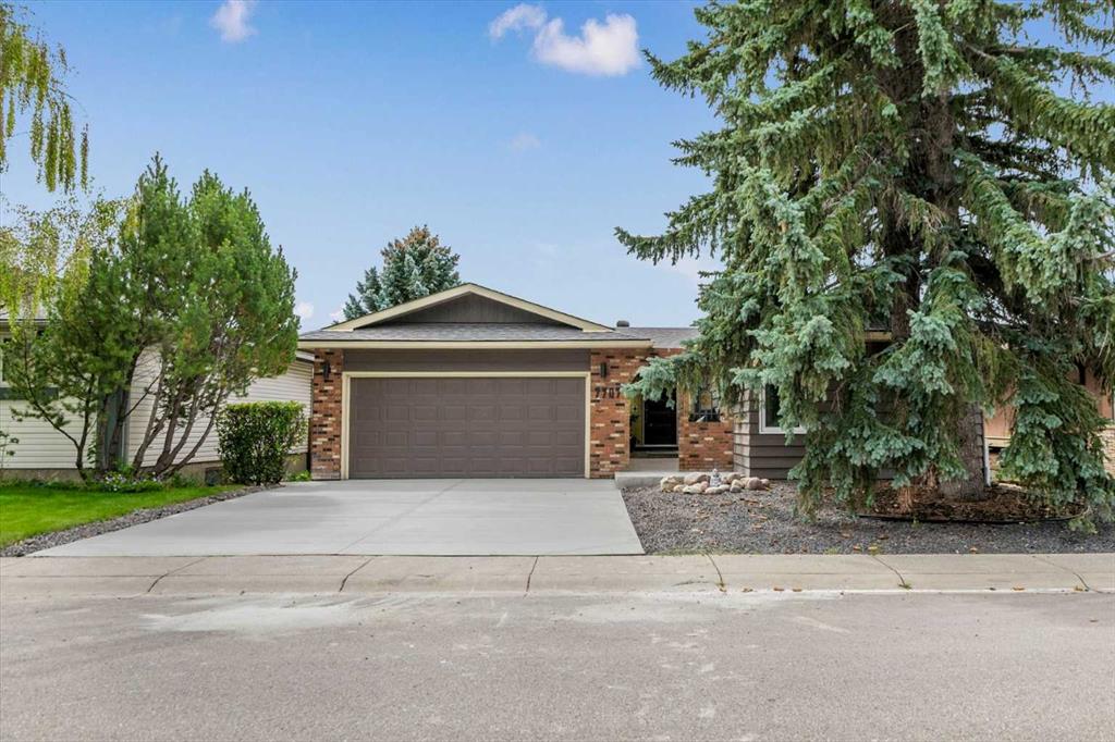 Picture of 7707 67 Avenue NW, Calgary Real Estate Listing