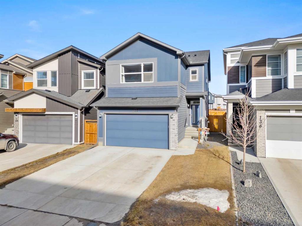 Picture of 132 Wolf Hollow Crescent SE, Calgary Real Estate Listing