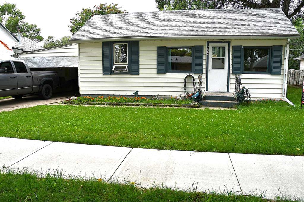 Picture of 127 2 Street E, Brooks Real Estate Listing