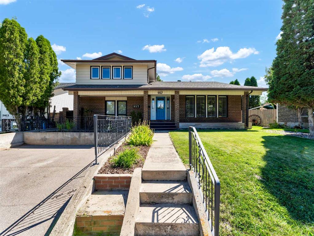 Picture of 957 Holt Crescent NE, Medicine Hat Real Estate Listing