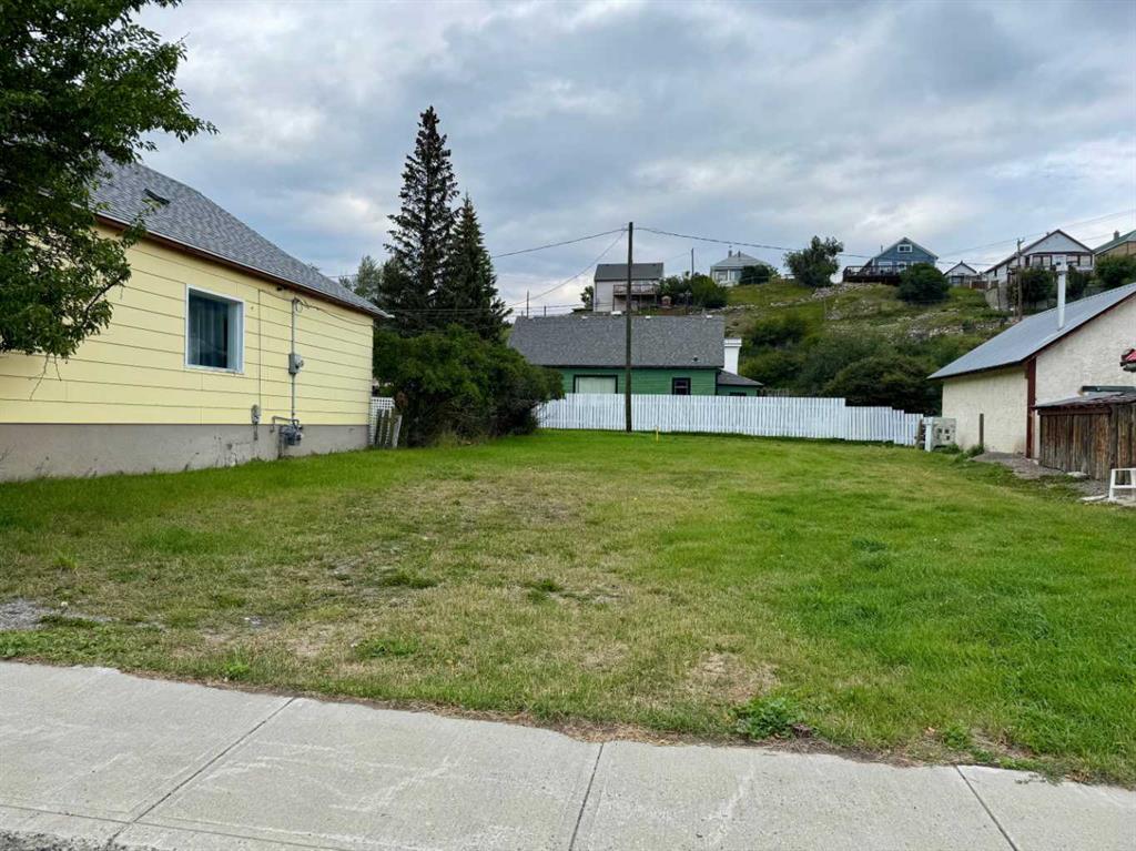 Picture of 7913 17 Avenue , Coleman Real Estate Listing