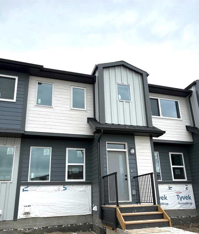 Picture of 754 Wolf Willow Boulevard SE, Calgary Real Estate Listing