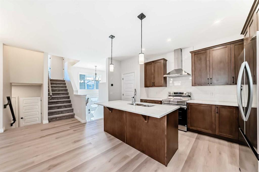 Picture of 375 Homestead Grove NE, Calgary Real Estate Listing