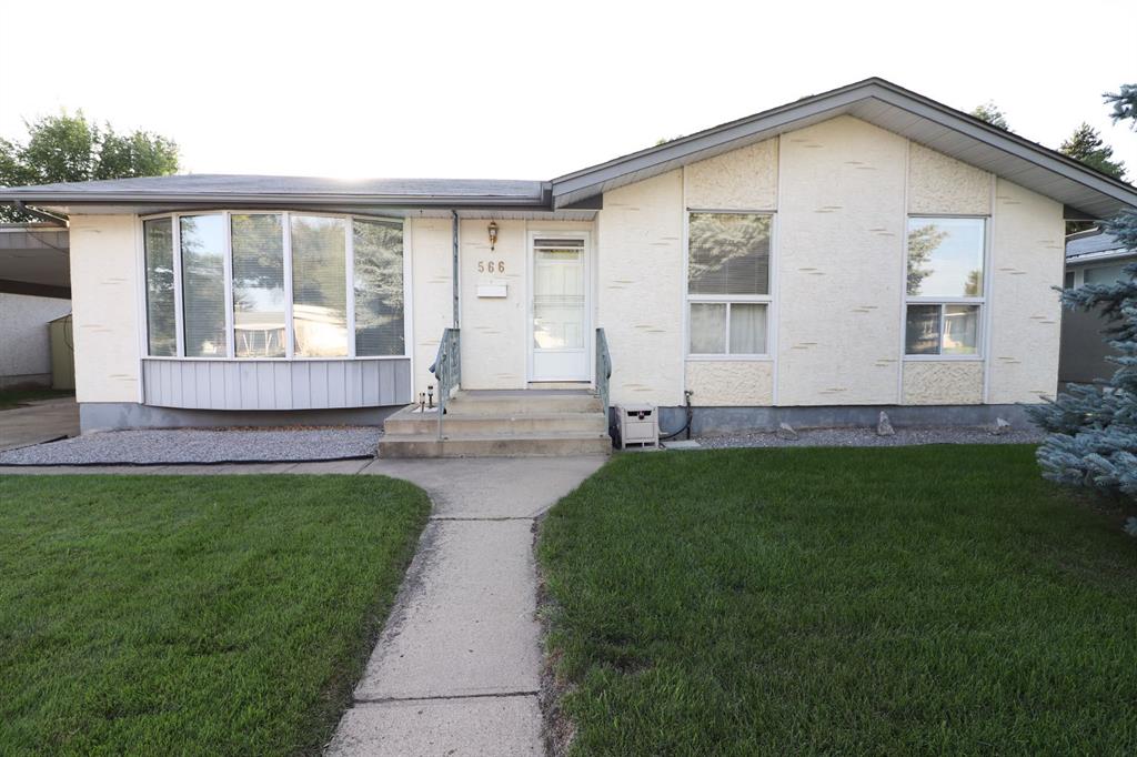 Picture of 566 6 Street NE, Medicine Hat Real Estate Listing