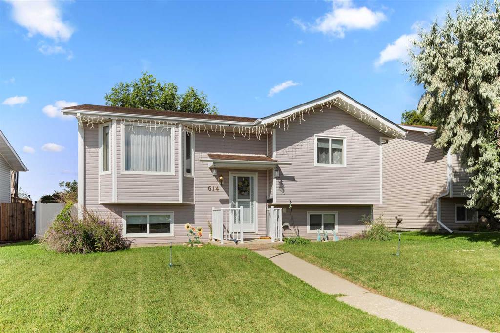 Picture of 614 7 Street SE, Redcliff Real Estate Listing
