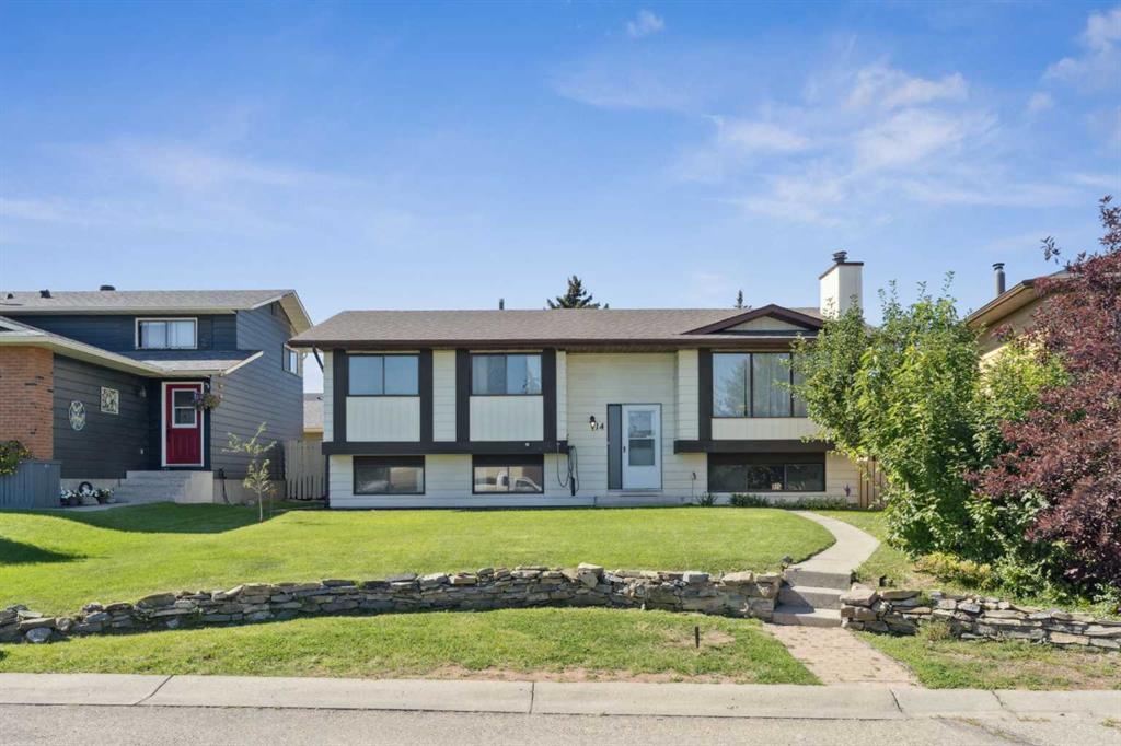 Picture of 14 Glenhill Crescent , Cochrane Real Estate Listing
