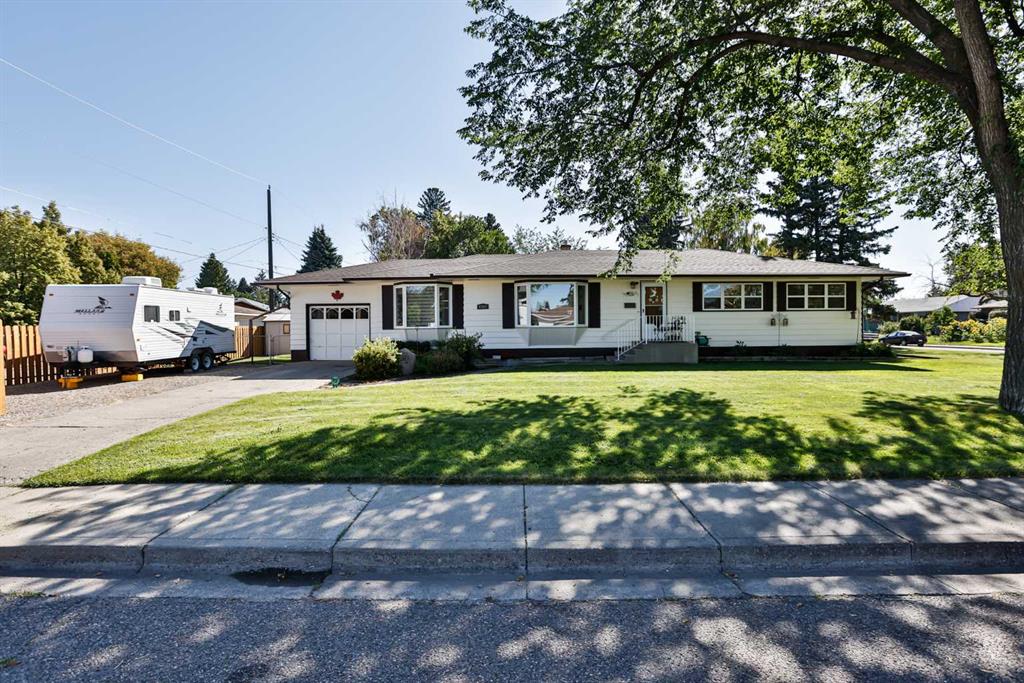 Picture of 1317 18 Street S, Lethbridge Real Estate Listing