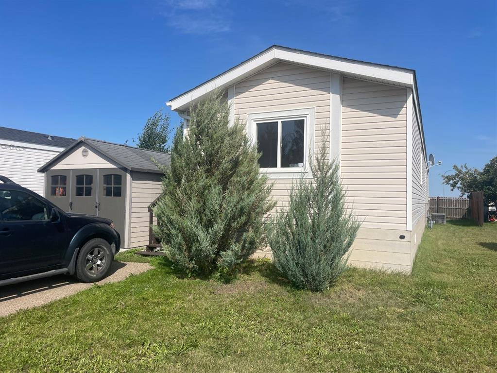 Picture of 105 Meadowlake Close E, Brooks Real Estate Listing