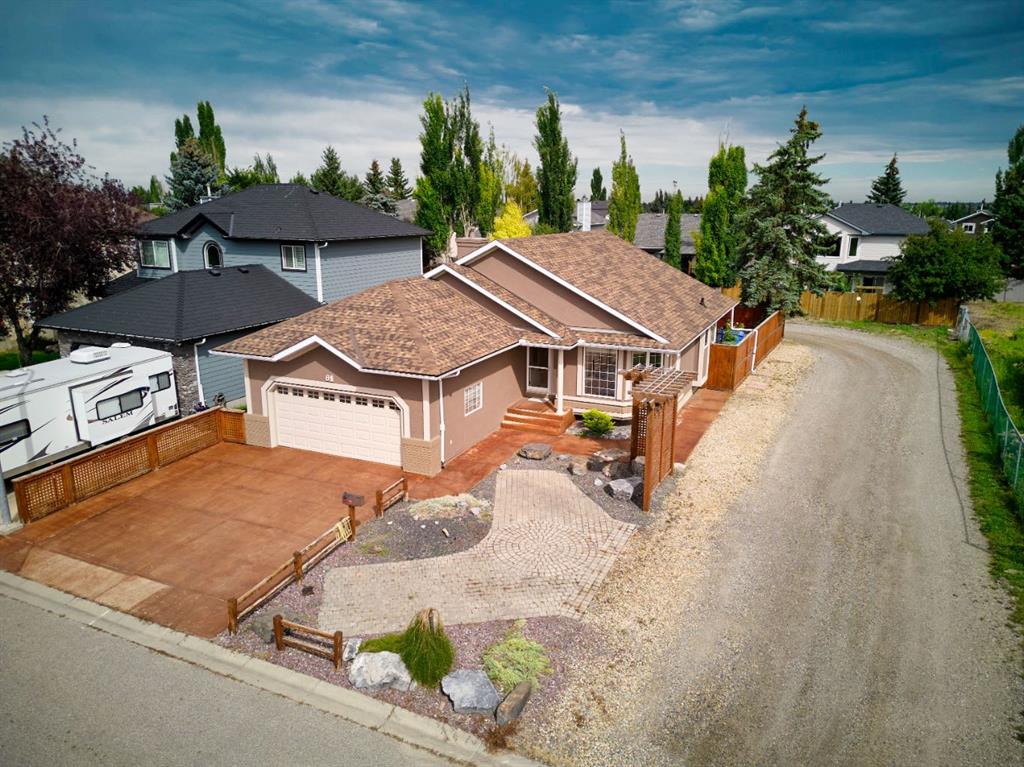 Picture of 81 Sundown Manor SE, Calgary Real Estate Listing