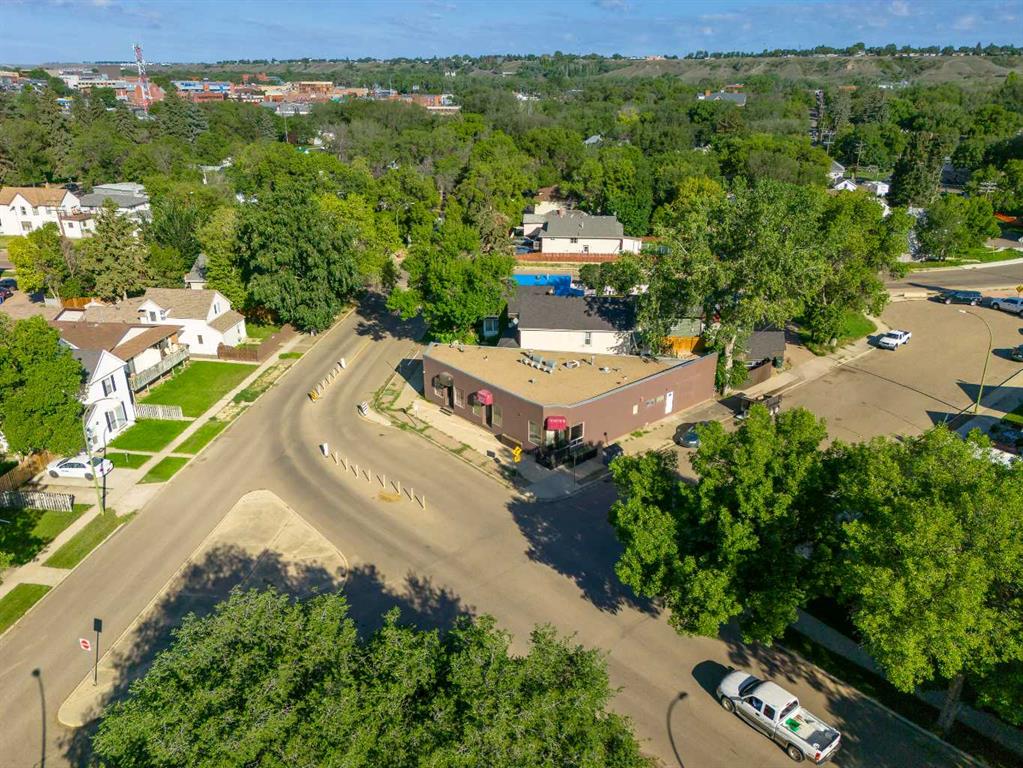 Picture of 925 Yuill Street SE, Medicine Hat Real Estate Listing