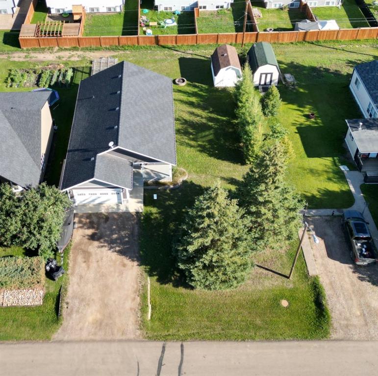 Picture of 10222 104 Ave  , La Crete Real Estate Listing