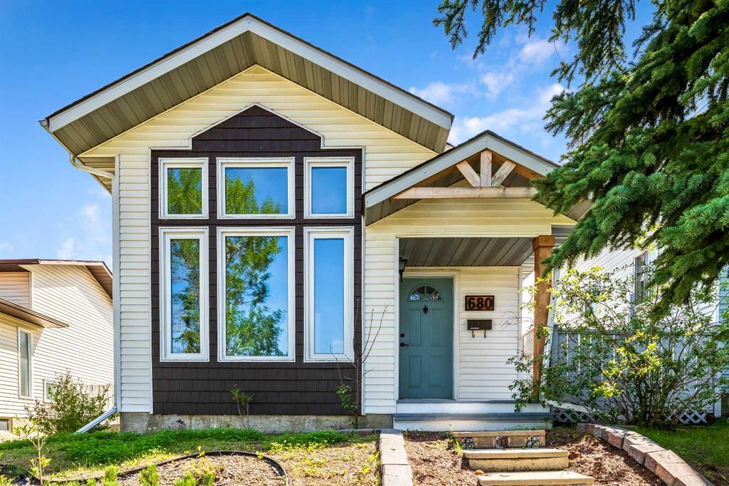 Picture of 680 Macewan Drive NW, Calgary Real Estate Listing