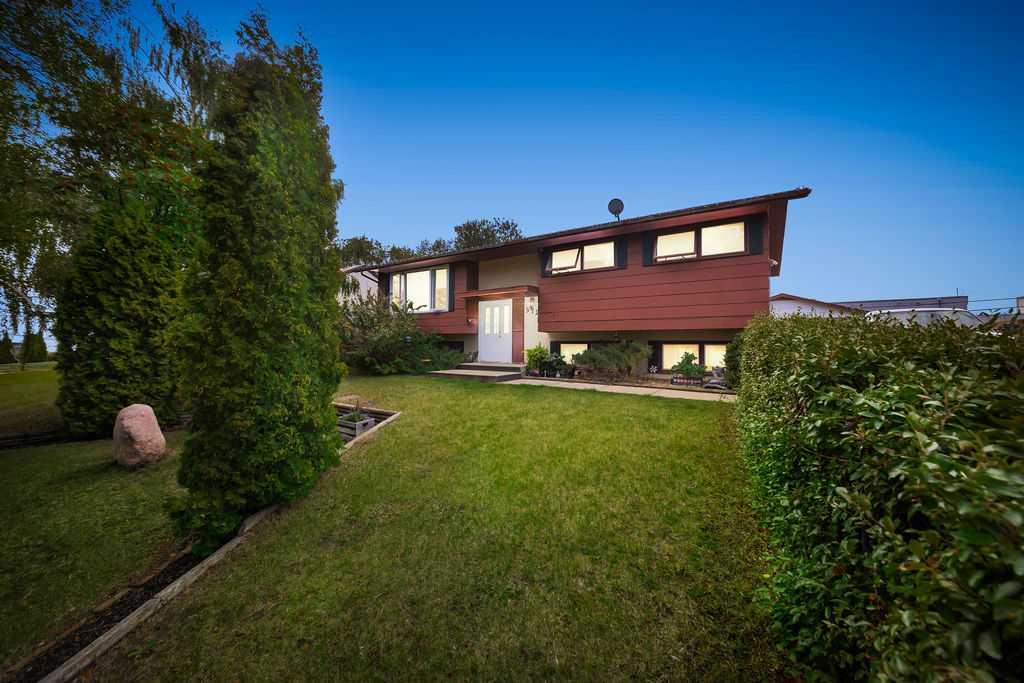 Picture of 5727 45 Street , Lloydminster Real Estate Listing