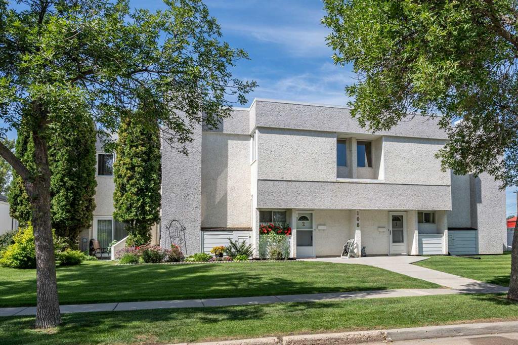 Picture of 2, 108 Mount Pleasant Drive , Camrose Real Estate Listing