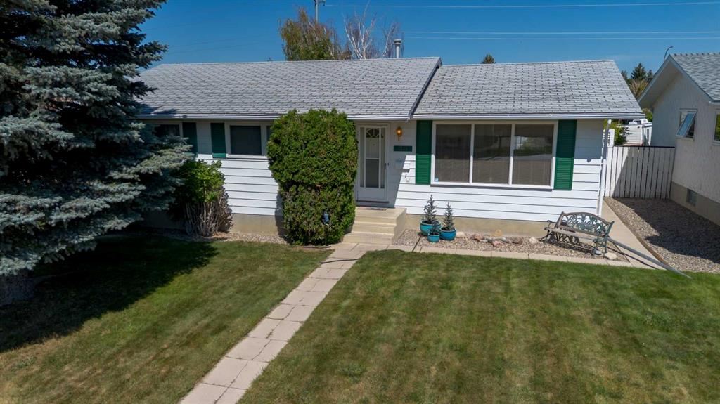 Picture of 1513 25 Avenue N, Lethbridge Real Estate Listing