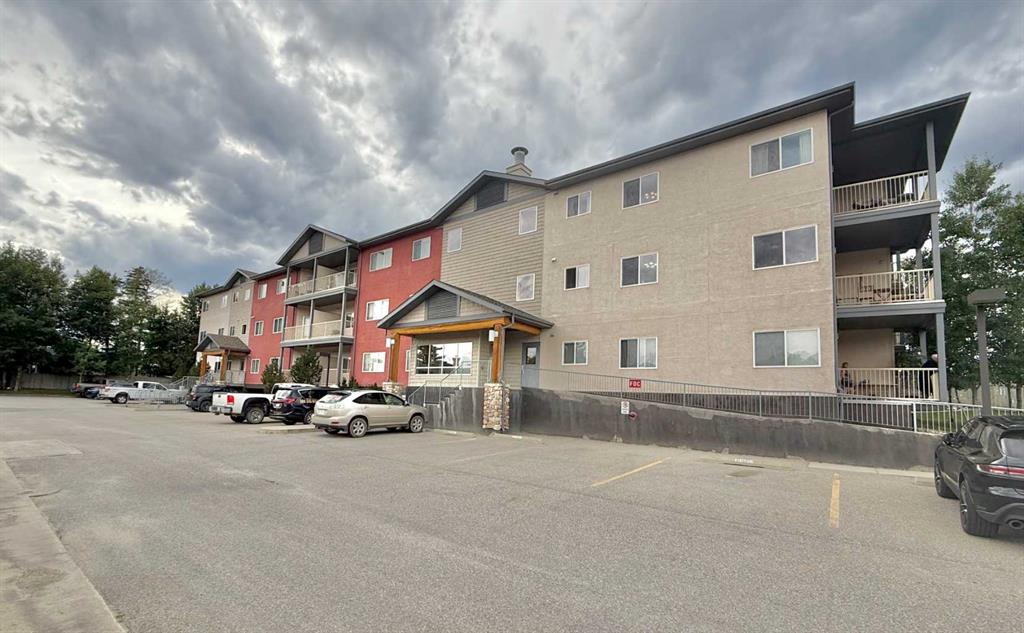 Picture of 206, 109 Seabolt Drive , Hinton Real Estate Listing