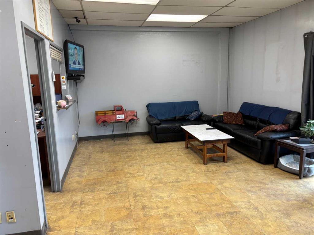 Picture of D, 8240 31 Street SE, Calgary Real Estate Listing